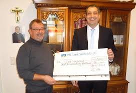 Bellheim Vr Bank Spendet Fur Kirchenrenovierung Pfalz Express