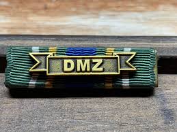 The korean service medal (ksm) is a military award for service in the united states armed forces and was established november 8, 1950 by executive order of president harry truman.the korean service medal is the primary us military award for service or participation in operations in the korean area between june 27, 1950 and july 27, 1954. Korean Dmz Vets On Twitter Korean Defense Service Medal July 28 1954 Present Must Have Served In Korea A Minimum Of 30 Consecutive Or 60 Non Consecutive Days To Earn