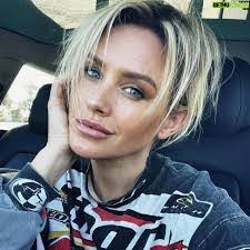 Derek Pippin's Instagram, Twitter & Facebook