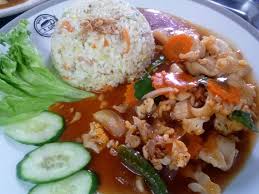 1 porsi nasi, 1 btg daun bawang, ayam goreng suwir, 3 siung bawang putih, 3 siung bawang merah, 1/2 bks terasi mama suka, 1 butir telur, 2 sdm kecap manis, 2 buah cabai rawit, 2 sdm minyak goreng, 1/2 sdt kaldu bubuk, 1/2 sdt garam, 1/2 sdt gula. Nasi Goreng Paprik Ayam A Cafe Bukit Teh A Cafe Bukit Teh ÙÙŠØ³Ø¨ÙˆÙƒ