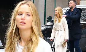 Jennifer lawrence appeared on the 'absolutely not' podcast and opened up about her current efforts to alleviate voting restrictions but also 21, 2020. Jennifer Lawrence S New Husband Cooke Maroney Massages His Beloved Wife S Shoulders While Out In Nyc Daily Mail Online