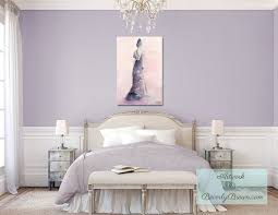 Just like the bloom, lavender creates a calming effect in our bedroom and is one of those dreamy color schemes that will impact your mood. 8 Best Lavender Bedroom Walls Ideas Lavender Bedroom Lavender Bedroom Walls Lavender Walls