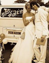 Tv Presenter Vernon Kay Married Tess Daly On 12 September 2003 Celebrity Bride Celebrity Weddings Celebrities