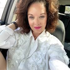 Maria Midura's Instagram, Twitter & Facebook