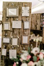 Sitzplan Von Deko Und Design In Weinsberg Fur Boho Und Vintage Hochzeiten Vintage Bilderrahmen Auf Holz Bilderrahmen Hochzeit Sitzplan Hochzeitsdekoration