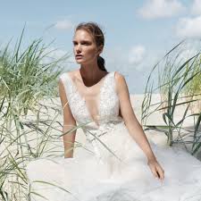 Hochzeitskleid ist das wohl wichtigste kleid auf der hochzeit. Designer Edel Brautmoden