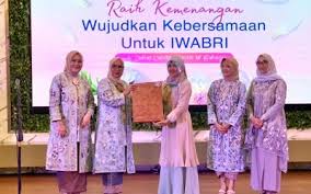 54 model kebaya modern 2020 inspirasi wanita terbaru » model baju terbaru. Ehuspnvvuozwxm
