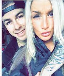 Cédric paquette is a canadian professional ice hockey player currently playing for the carolina hurricanes of the national hockey league. Jean Gabriel Pageau S Girlfriend Camille Beeby Bio Wiki
