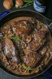 Filet Mignon In Mushroom Wine Sauce Natashaskitchen Com