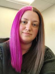 Dyed my hair pink for my 33rd birthday. And I love it 💕