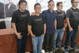 Senin pagi di bulan julicountry: Lirik Dan Chord Lagu Pandangi Langit Malam Ini Dari Jikustik