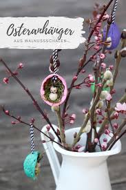 Diy Osteranhanger Basteln Mit Walnussschalen 2020 Basteln Ostern Kinder Osterdeko
