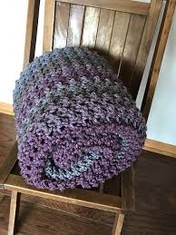 You'll love this chunky crochet baby blanket pattern! Ravelry Chunky Crochet Blanket Pattern By Peg Barrows
