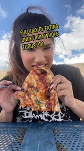 Full day of eating ONLY from whole foods pt 1. Ramen for the rest of the  week it is 😔 💀 #fulldayofeating #eatwithme #reviewwithari #delifood