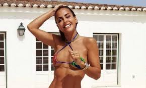 View entire discussion (0 comments) more posts from the famosasgifs community. Carolina Patrocinio Mostra Se A Banhos E Volta A Encantar Fas Como E Possivel 4 Filhos