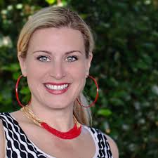 Kelly Ingram's Instagram, Twitter & Facebook