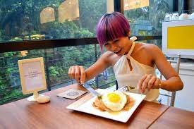 Come here for cakes, brownies, cookies, cupcakes, truffles and other sweet treats. Delectable By Su Glasshouse Taman Seputeh Rebecca Saw