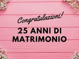 L'amore, in fondo, è l'unica certezza di felicità di ogni vita. 207 Frasi Immagini E Video Per I 25 Anni Di Matrimonio Frasidadedicare