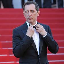 Comme lui, 33 autres personnes célèbres ont leur anniversaire un 19 avril. Gad Elmaleh Oubliee Charlotte Il Serait Amoureux D Une Jeune Mannequin Femme Actuelle Le Mag