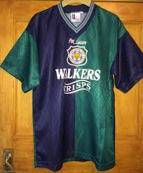 The foxes are synonymous with their usual royal blue attire but claudio ranieri's side will wear the new white strip whenever they play. Pin On Leicester City Football Club Memorabilia On Ebay Now