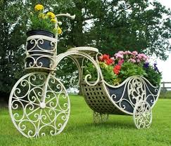 Verwandeln Sie Das Alte Fahrrad In Ein Atemberaubendes Deko Fahrrad Fur Ihren Garten Garten Stunning Diy Garten Dekoration Flower Stands Garden Art Garden Planters