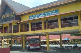 Pegawai daerah kuala pilah, tuan mohd faizal bin abdul manap turun padang melawat kawasan rumah yang. Hentian Kuala Pilah Mapio Net