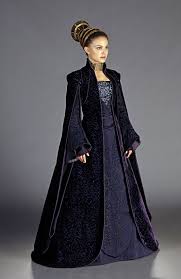 Padme Amidala In Her Loyalist Robe Worn While Conversing With Senator Palpatine And The Jedi About T Star Wars Costumes Star Wars Padme Star Wars Episode Ii