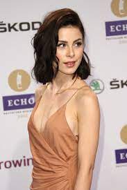 Show me how you want it to be. Lena Meyer Landrut Hd Wallpaper From Gallsource Com Girls Natural Hairstyles Beautiful Celebrities Natural Hair Styles