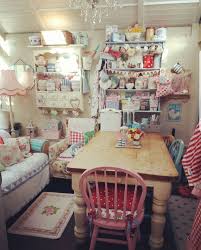 Pin By Kubra Basaran On Kuche Cottage Kitchen Decor Shabby Chic Bedrooms Cottage Living Rooms