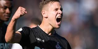 Louis schaub (born 29 december 1994) is an austrian footballer who plays as a right midfield for austrian club sk rapid wien, and the austria national team. 1 Fc Koln Louis Schaub Hatschon Voll Eingeschlagen Kolnische Rundschau