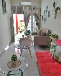 Ruang tamu kecil sebenarnya bukan menjadi hambatan untuk merancangnya dengan desain yang diinginkan. 13 Contoh Desain Ruang Tamu Minimalis Yang Cocok Di Rumah Kecil Rumah123 Com