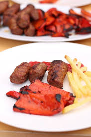 Cevapcici Vom Grill Leckere Kleine Hackfleischrollchen Gegrillt Schnelles Rezept Furs Barbecue Rezepte Grillen Lebensmittel Essen