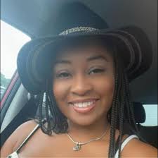 Homebody but I step out occasionally 😏🖤✨