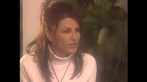 Man fucks Sydnee Steele and Caroline by turn on the huge bed in the special  room - XNXX.COM