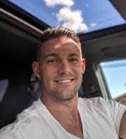 Logan Paschke's Instagram, Twitter & Facebook