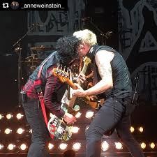 Pin By Andrea Znojilova On Billie Joe Armstrong Green Day Live Green Day Band Billie Joe Armstrong
