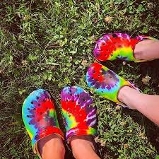 Parcourez notre sélection de tie dye crocs : Classic Tie Dye Graphic Clog Crocs