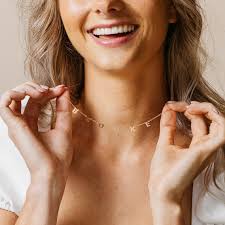 Colliers initiaux superposés