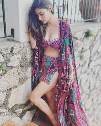 Sizzling Bikini Looks of Mouni Roy | DESIblitz