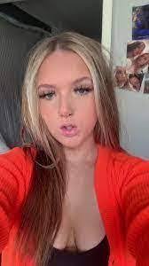 Tia Buck's Instagram, Twitter & Facebook