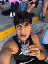 Recordando el Medio Maratón de León GTO 2025 de hace unas semanas, fue una  locura 🤯, fue una sensación única que nunca olvidaré y fueron a apoyarme  las personas más importantes en