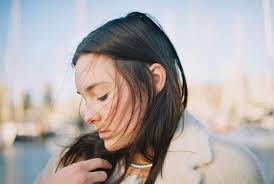 Australia-based Lisa Mitchell announces new video