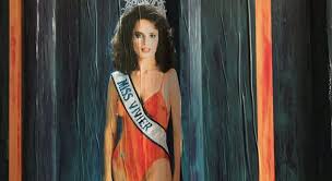 19 de mayo de 1965 lugar de nacimiento: Empapelan Con Cecilia Bolocco Exclusiva Calle De Paris Mujer Dinamo