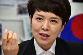 당초 어제 공개 예정이던 국민의힘 당대표 선거의 예비경선 결과가 오늘(28일) 발표됩니다. ì‹ ì§„ì£¼ìžì¸ ë‚´ê°€ ë‹¹ëŒ€í'œ ë˜ë©´ ëŒ€ì„ ì •êµ­ ë'¤ì§'ížŒë‹¤ êµ­ë¯¼ì˜íž˜ ë‹¹ëŒ€í'œ í›„ë³´ ë¦´ë ˆì´ ì¸í„°ë·° íŒŒì´ë‚¸ì…œë‰´ìŠ¤