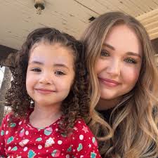 Does anyone know where I can order cake pops for a baby shower this  Saturday?