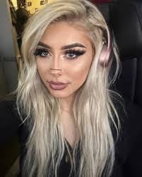 Aimee Squires's Instagram, Twitter & Facebook