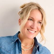 I'm proud to announce that, this weekend, I graduated from the S.I.  Newhouse School of Public Communications at Syracuse University at Syracuse  University with a Bachelor's Degree in Television…