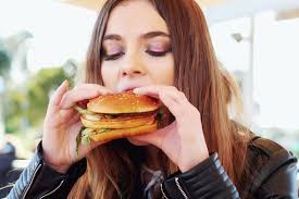 Chuyên gia chỉ ra 4 thói quen xấu gây hại cho sức khỏe não bộ: Số 1-2 nhiều  người hay làm