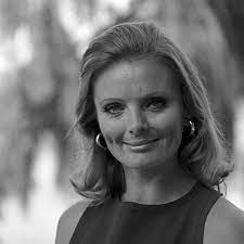 Geburtstag am kommenden montag (2.8.) gratuliert. Frau Ella So Wunderschon Sah Ruth Maria Kubitschek In Jungen Jahren Aus