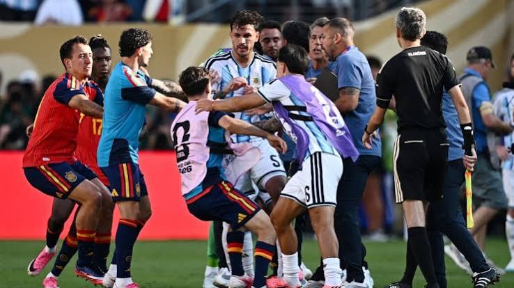 FIFA abre investiga&ccedil;&atilde;o disciplinar contra a Argentina ap&oacute;s confus&atilde;o na final - Portal Di&aacute;rio do RN